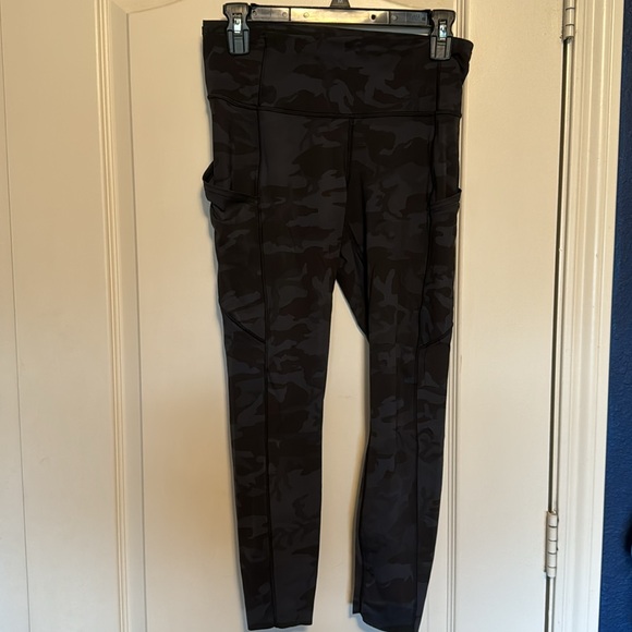 25" Lululemon Leggings w/ pockets and drawstring - Picture 2 of 6